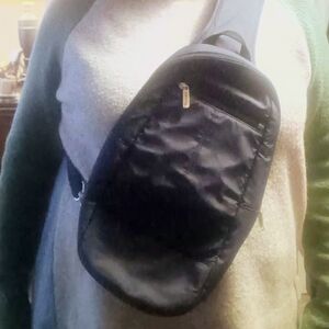 Travelon Unisex RFID Crossbody Sling Backpack Bag